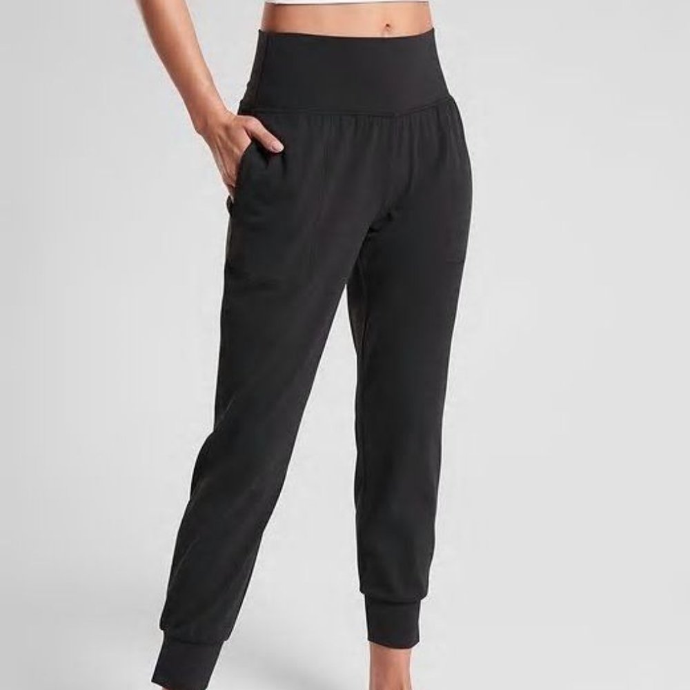 Black Athleta Salutation jogger